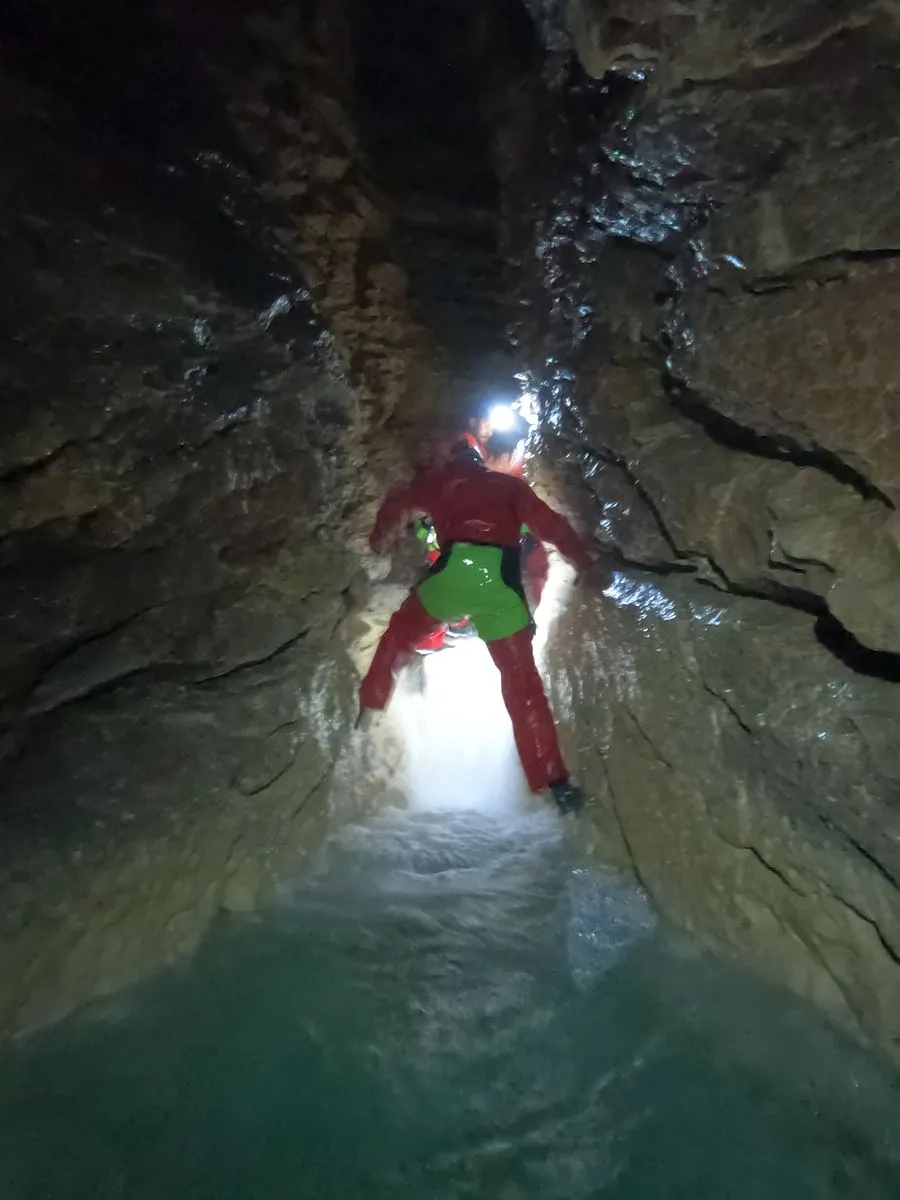 Průzračná voda v Grotte de Gournier